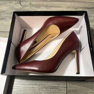 Nine West burgundy heels size 8 1/2